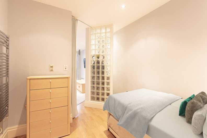 2 bedrooms apartments/flats to sale in Harbour Reach, Imperial Wharf-image 20