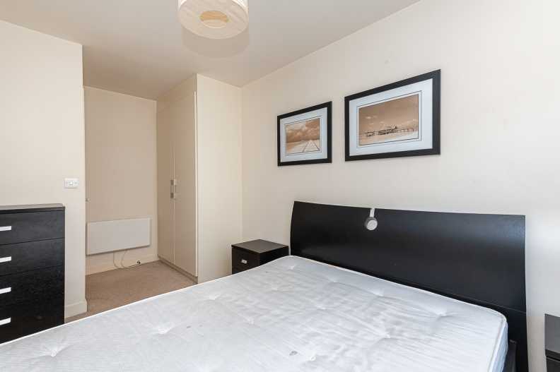 1 bedroom apartments/flats to sale in Heritage Avenue, Beaufort Park, Colindale-image 9