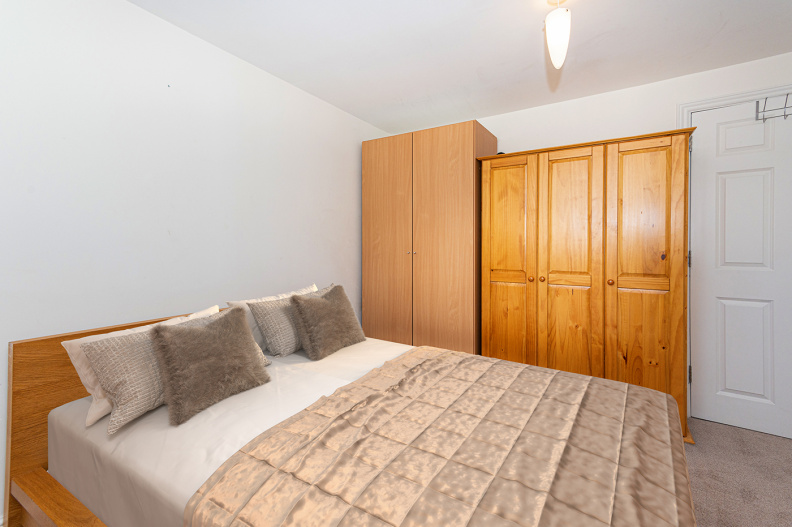 1 bedroom apartments/flats to sale in Earls Court Road, Earls Court-image 9