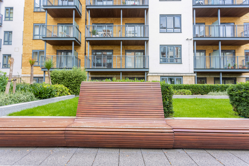 3 bedrooms apartments/flats to sale in Cavendish House, 6 Boulevard Drive, London-image 18