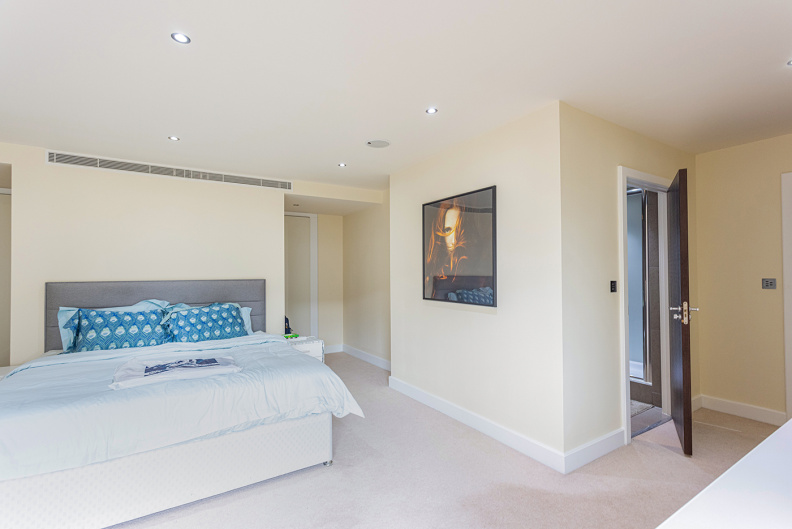 3 bedrooms apartments/flats to sale in Cavendish House, 6 Boulevard Drive, London-image 21