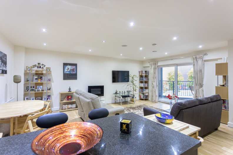 2 bedrooms apartments/flats to sale in Aerodrome Road, Colindale, London-image 1