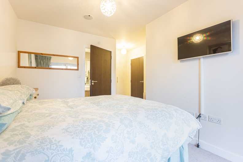 2 bedrooms apartments/flats to sale in Aerodrome Road, Colindale, London-image 10