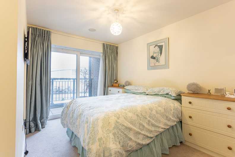 2 bedrooms apartments/flats to sale in Aerodrome Road, Colindale, London-image 17