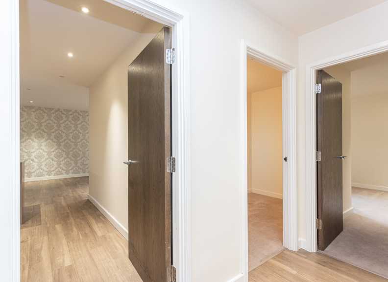 2 bedrooms apartments/flats to sale in Beaufort Square, Colindale, London-image 2