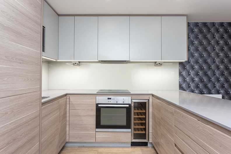 2 bedrooms apartments/flats to sale in Beaufort Square, Colindale, London-image 1