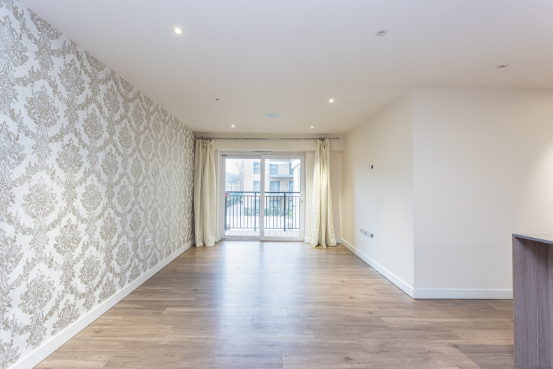 2 bedrooms apartments/flats to sale in Beaufort Square, Colindale, London-image 4