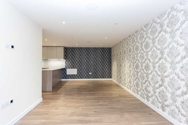 2 bedrooms apartments/flats to sale in Beaufort Square, Colindale, London-image 5