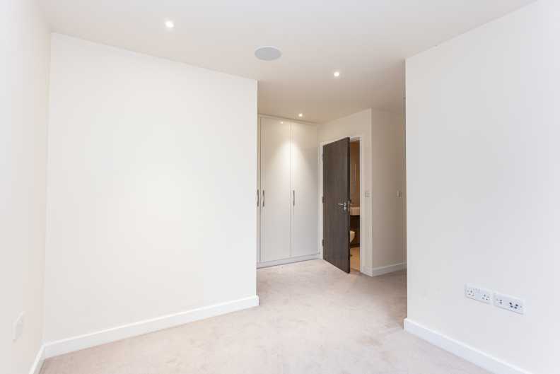 2 bedrooms apartments/flats to sale in Beaufort Square, Colindale, London-image 20