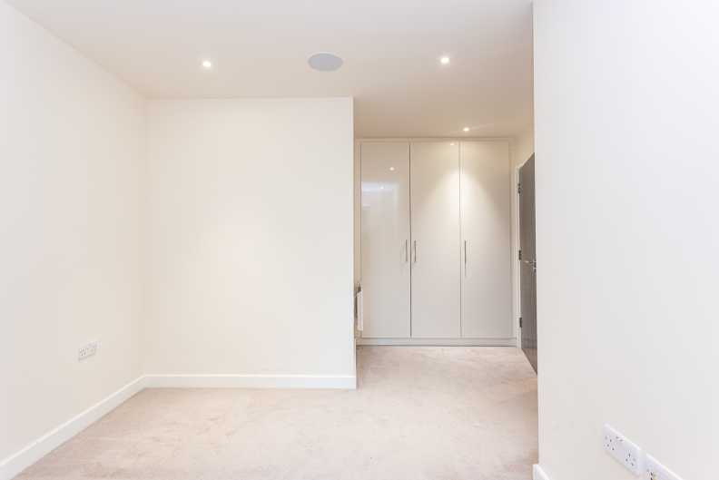 2 bedrooms apartments/flats to sale in Beaufort Square, Colindale, London-image 21