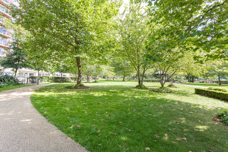 2 bedrooms apartments/flats to sale in Beaufort Square, Colindale, London-image 25