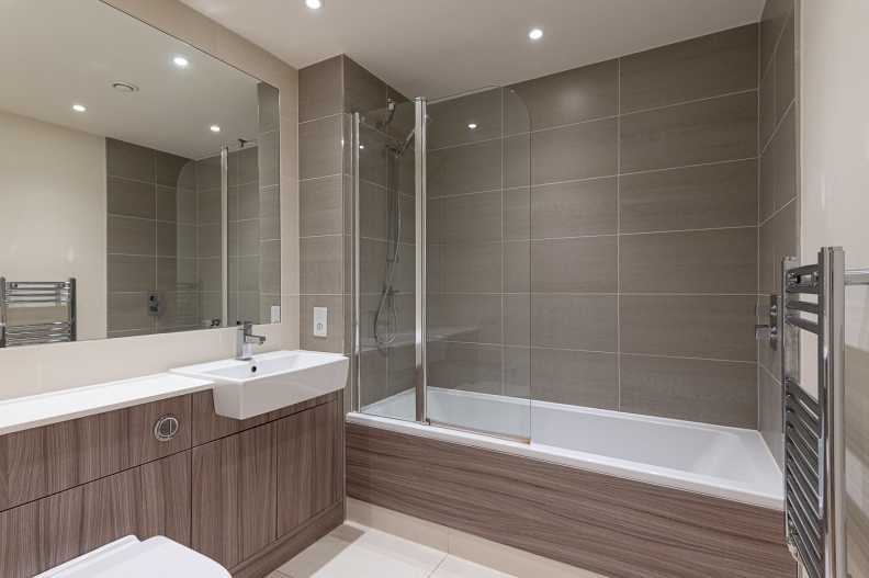 2 bedrooms apartments/flats to sale in Beaufort Square, Beaufort Park, Colindale-image 13