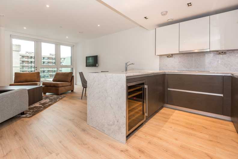 2 bedrooms apartments/flats to sale in Beardon Road, Hammersmith-image 9