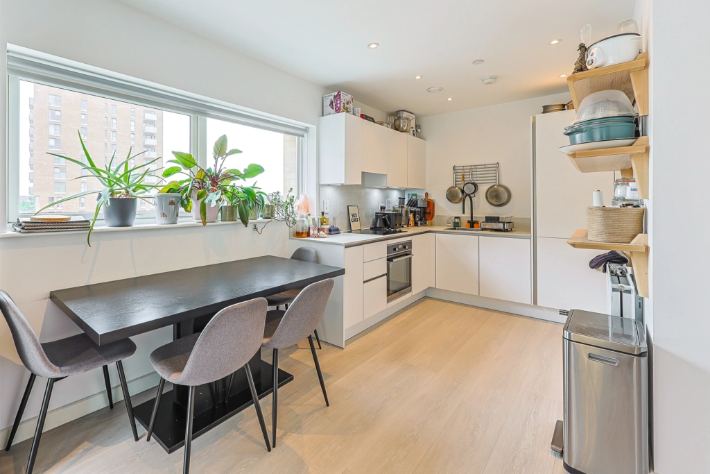 2 bedrooms apartments/flats for sale in Perryfield Way, Hendon Waterside - NW9 view 4