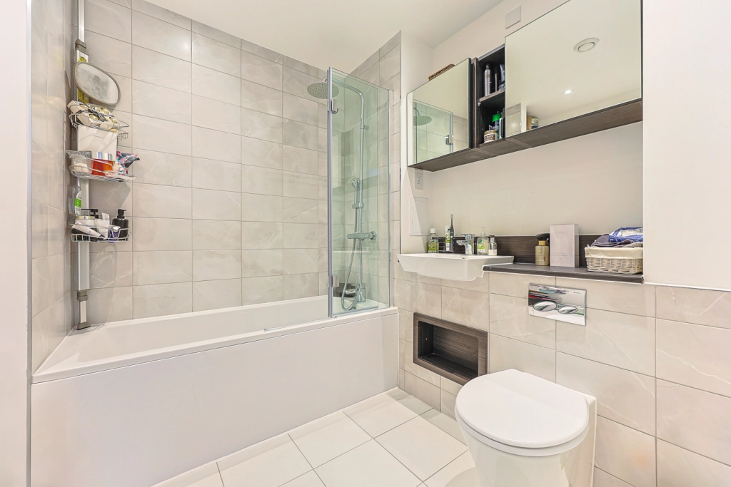 2 bedrooms apartments/flats for sale in Perryfield Way, Hendon Waterside - NW9 view 10