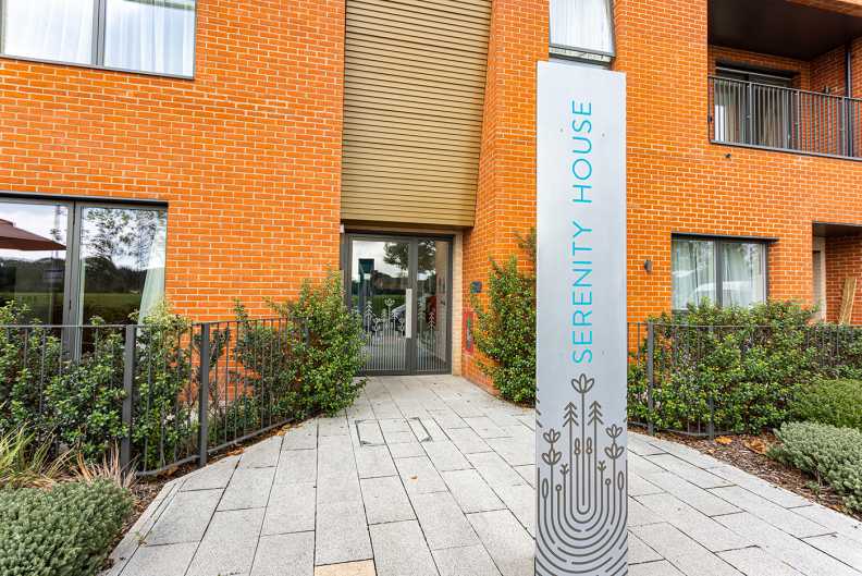 2 bedrooms apartments/flats to sale in Lismore Boulevard, Colindale, London-image 6