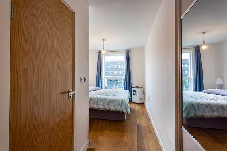 2 bedrooms apartments/flats to sale in Lismore Boulevard, Colindale, London-image 9