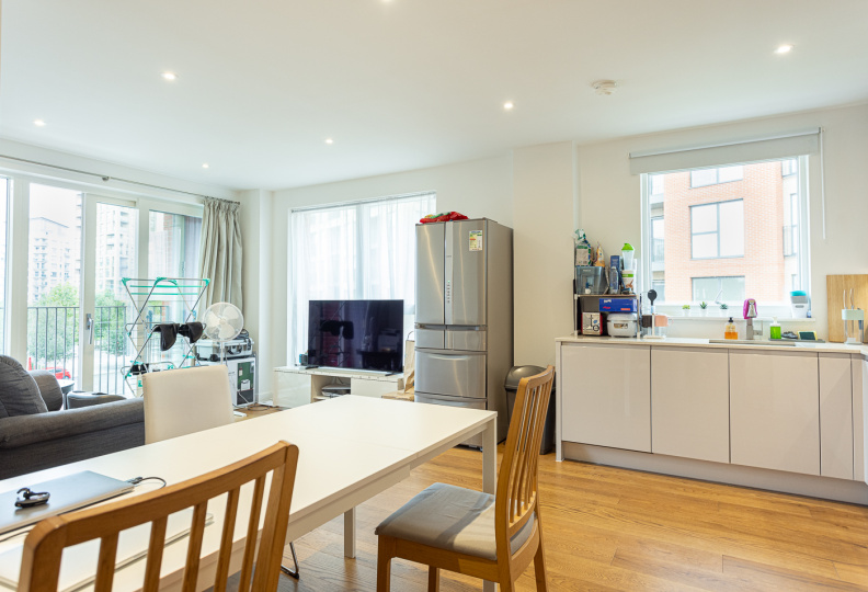 2 bedrooms apartments/flats to sale in Lismore Boulevard, Colindale, London-image 11