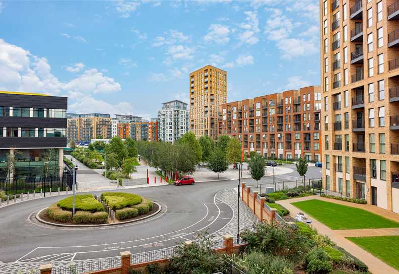 2 bedrooms apartments/flats to sale in Lismore Boulevard, Colindale, London-image 1