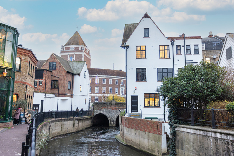 2 bedrooms apartments/flats to sale in Kingston upon Thames, Surrey-image 4