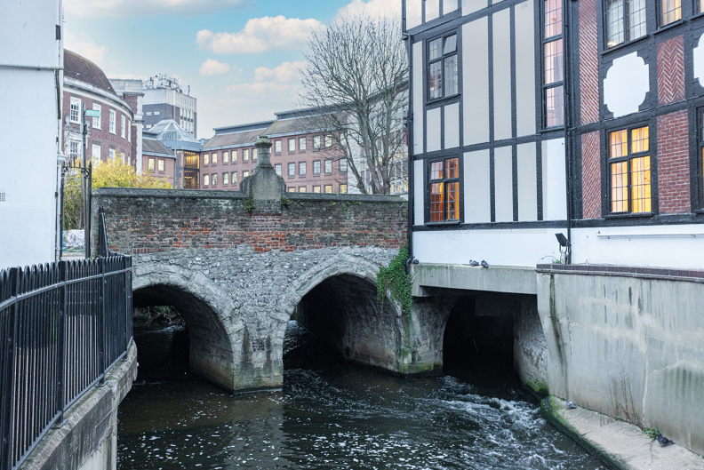 2 bedrooms apartments/flats to sale in Kingston upon Thames, Surrey-image 5