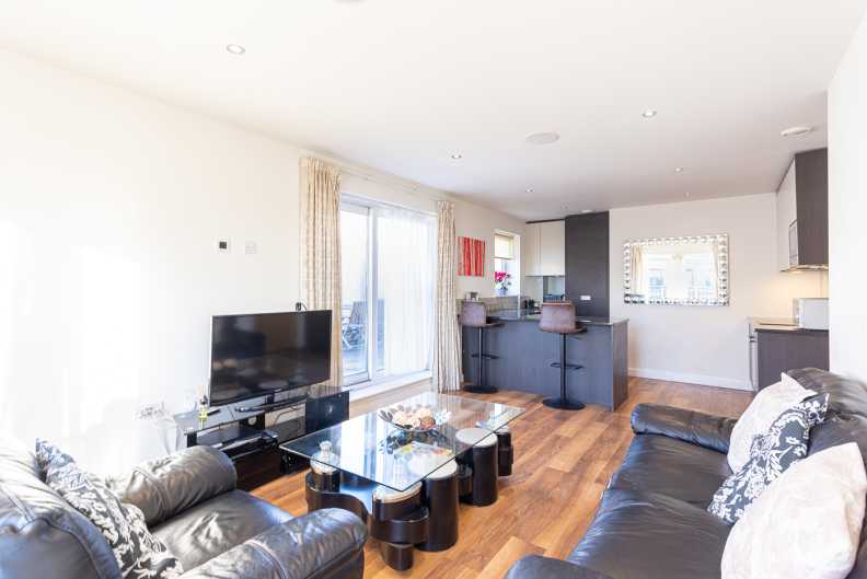 3 bedrooms apartments/flats to sale in Eldon House, 52 Aerodrome Road, Beaufort Park-image 9