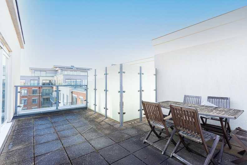 3 bedrooms apartments/flats to sale in Eldon House, 52 Aerodrome Road, Beaufort Park-image 5