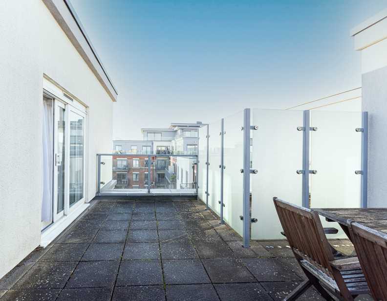 3 bedrooms apartments/flats to sale in Eldon House, 52 Aerodrome Road, Beaufort Park-image 15