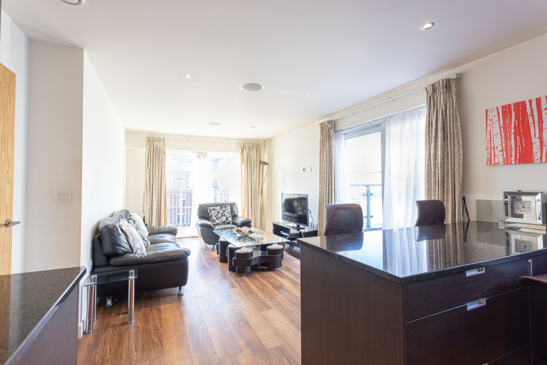 3 bedrooms apartments/flats to sale in Eldon House, 52 Aerodrome Road, Beaufort Park-image 1