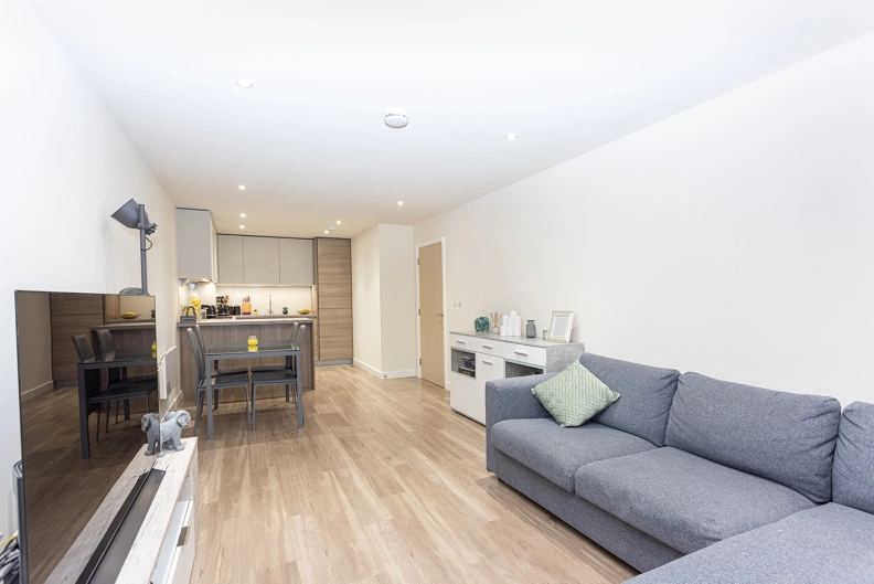 2 bedrooms apartments/flats to sale in Beaufort Square, Beaufort Park, Colindale-image 2