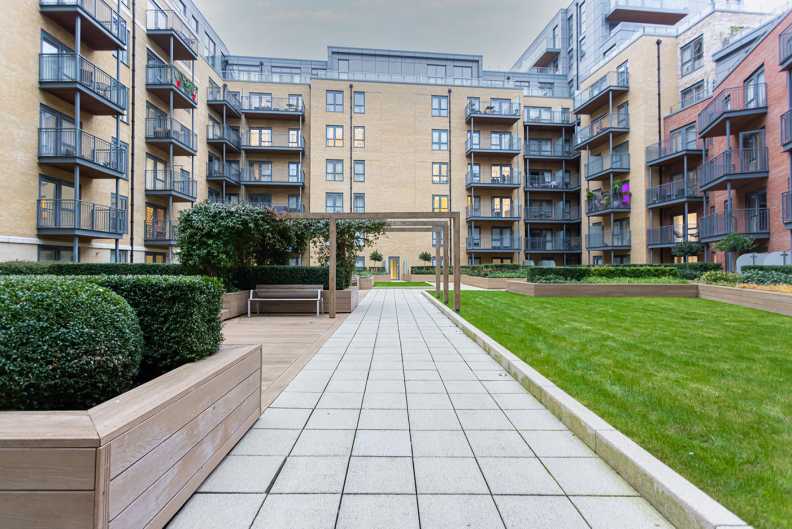 2 bedrooms apartments/flats to sale in Beaufort Square, Beaufort Park, Colindale-image 14