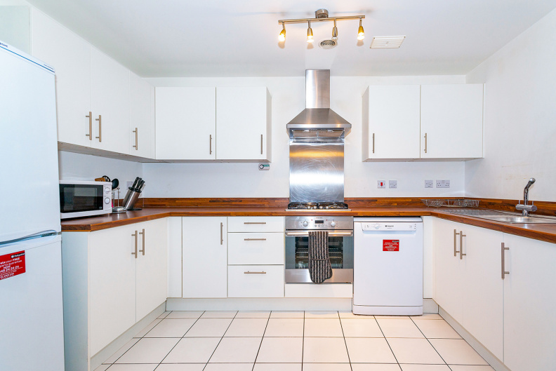 3 bedrooms apartments/flats to sale in Annabel Close, Poplar, London-image 4