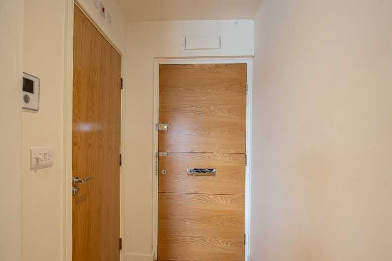 Studio apartments/flats to sale in Curtiss House, 27 Heritage Avenue, London-image 2