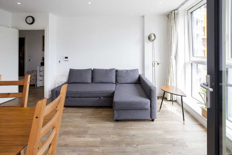 1 bedroom apartments/flats to sale in Cable Walk, Greenwich, London-image 6