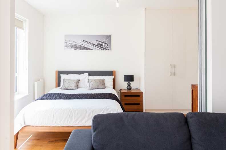 Studio apartments/flats to sale in Commander Avenue, Colindale, London-image 2