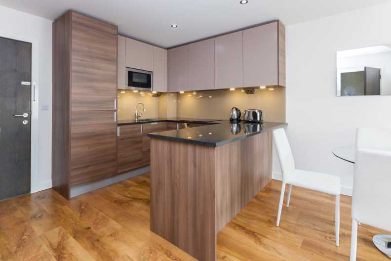 Studio apartments/flats to sale in Commander Avenue, Colindale, London-image 3