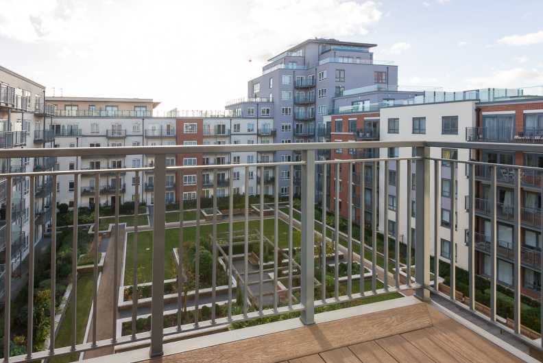 Studio apartments/flats to sale in Commander Avenue, Colindale, London-image 3