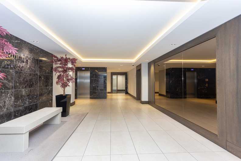 1 bedroom apartments/flats to sale in Beaufort Square, London-image 2