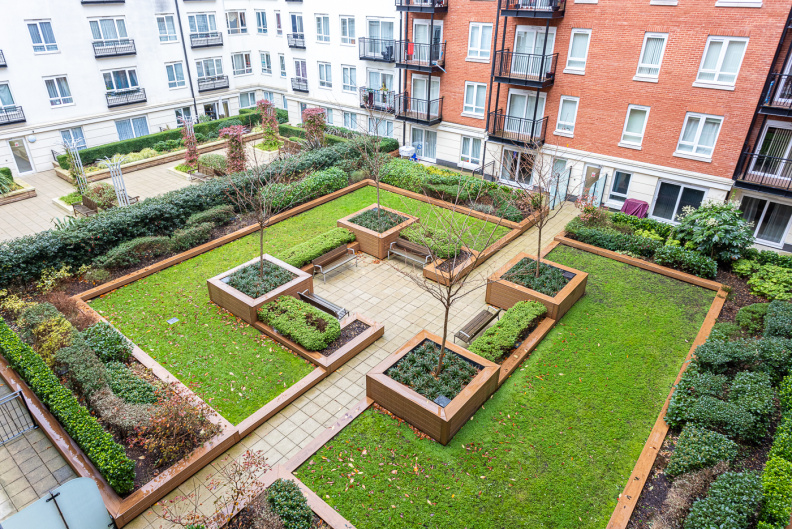 1 bedroom apartments/flats to sale in Beaufort Square, London-image 18