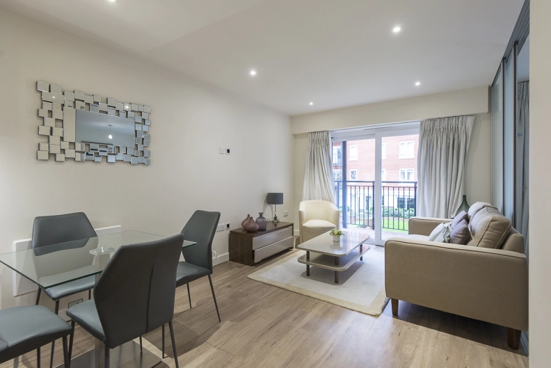 1 bedroom apartments/flats to sale in Beaufort Square, Beaufort, Colindale-image 4