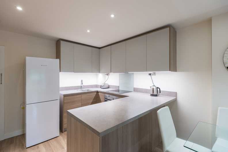 1 bedroom apartments/flats to sale in Beaufort Square, Colindale, London-image 1