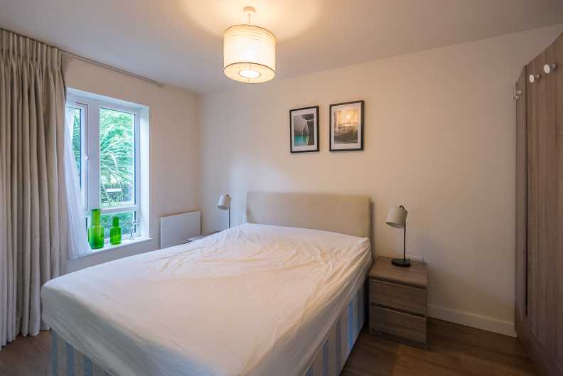 1 bedroom apartments/flats to sale in Beaufort Square, Colindale, London-image 2