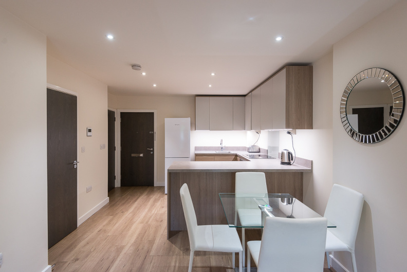 1 bedroom apartments/flats to sale in Beaufort Square, Colindale, London-image 7