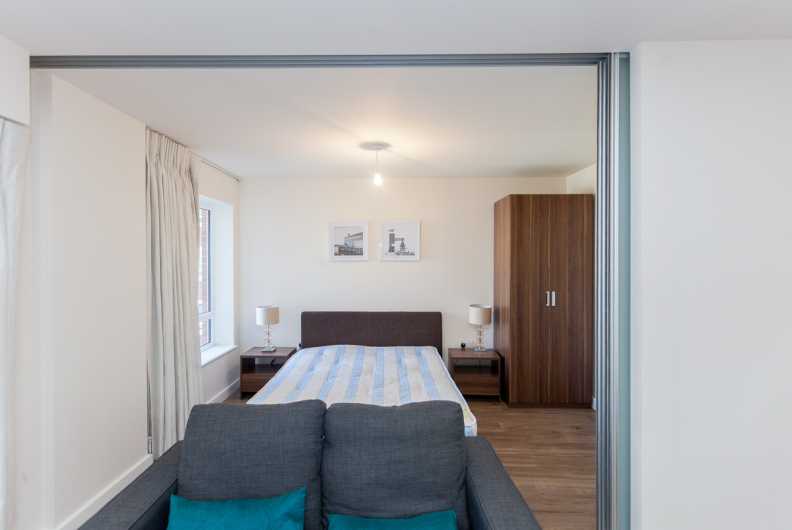 1 bedroom apartments/flats to sale in Beaufort Square, Colindale, London-image 6