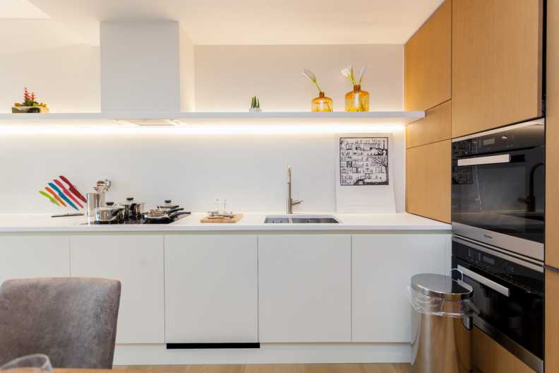 1 bedroom apartments/flats for sale in Rathbone Place, Fitzrovia - W1T view 3