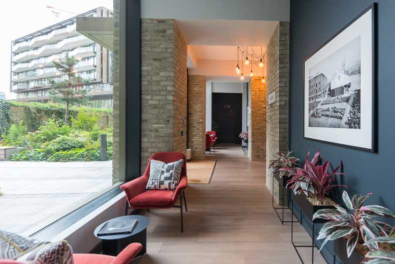 1 bedroom apartments/flats to sale in Emery Way, London-image 9