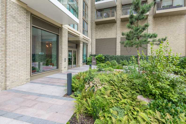 1 bedroom apartments/flats to sale in Emery Way, London-image 7