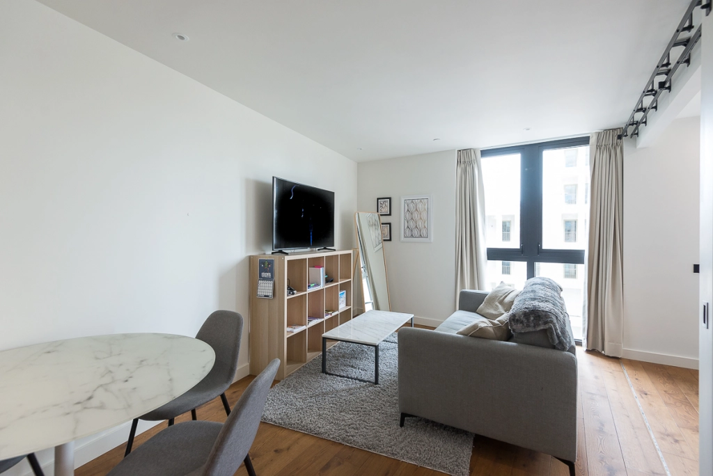 1 bedroom apartments/flats for sale in Emery Way, Tower Hill - E1W view 8