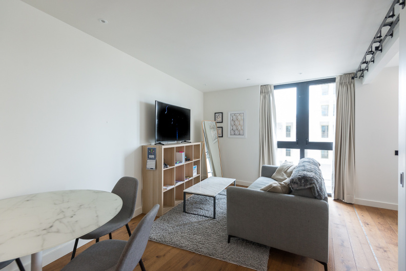 1 bedroom apartments/flats to sale in Emery Way, Royal Mint, Wapping-image 2