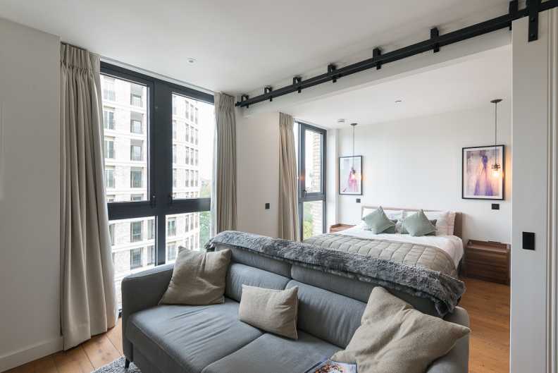 1 bedroom apartments/flats to sale in Emery Way, Royal Mint, Wapping-image 5